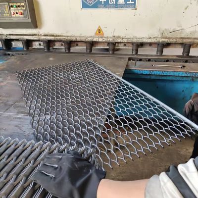 3 mm dikte poeder gecoat zwaar werk uitgebreid metalen maas raam put dekking