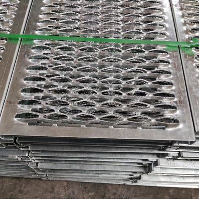 Fabriek op maat gezaagde diamanten gat metalen wandelrooster rooster