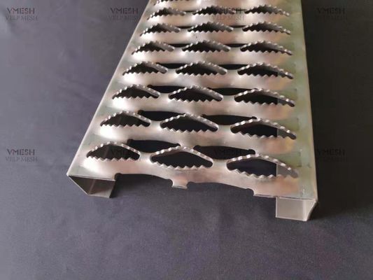 Gegalvaniseerde Diamond Grip Strut Veiligheidsrooster 2-4mm Dikte