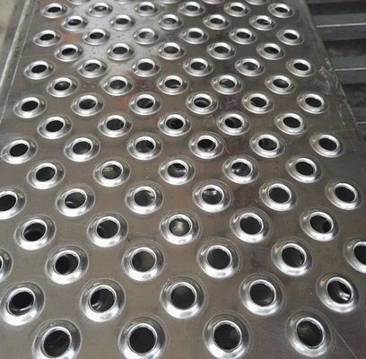 Hot Dip gegalvaniseerd Perf O Grip Grating 2-4m Aluminium roestvrij staal