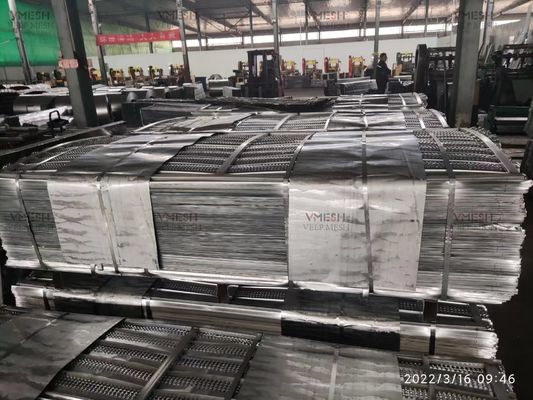 Gedeukte G60 zelfbruinende diamantgegalvaniseerde strekmetaallat