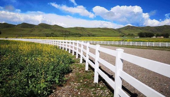 Stabiel Wit 3rails Design PVC hek Plastic Vinyl Ranch Paddock Paarden hek