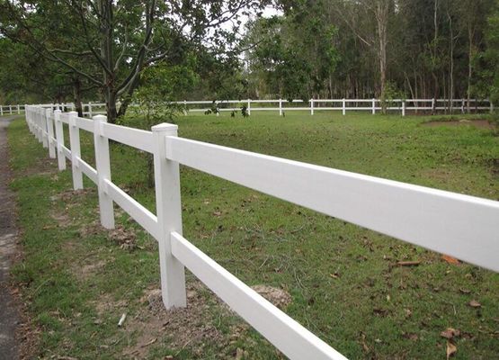 Stabiel Wit 3rails Design PVC hek Plastic Vinyl Ranch Paddock Paarden hek