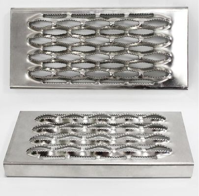 Anti-skid grip Strut veiligheid geperforeerde rooster metalen wandelpad panelen
