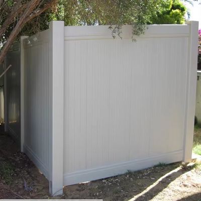 Op maat gemaakte buitenshuis 6x8 Ft Witte privacy vinyl hek voor achtertuinen