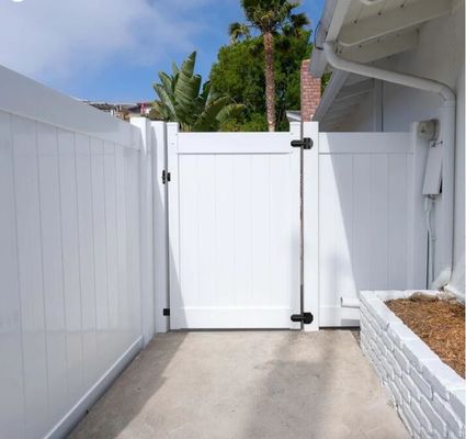 Vrouwelijk materiaal panelen en palen 6ft H X8ft W vinyl PVC plastic privacy hek