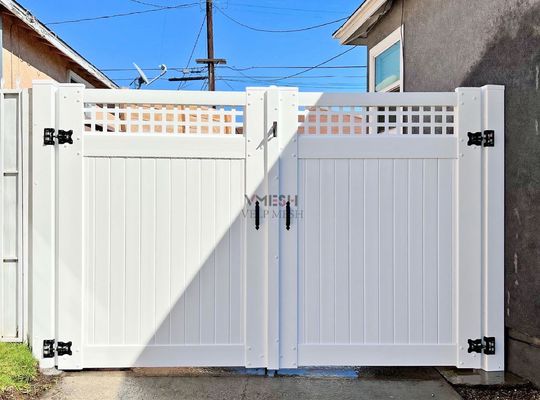 Witte vinyl privacy schuttingpaneel 1,8 x 2,4 meter, nieuw materiaal