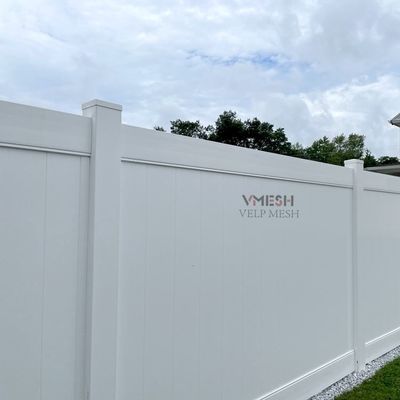 Witte kleur anti-aging vinyl tuin hek met massief paneel