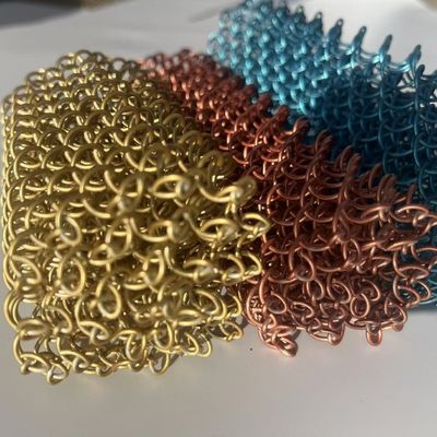 Kleurrijke oppervlakte Aluminium geweven keten schakel gordijn draad mesh