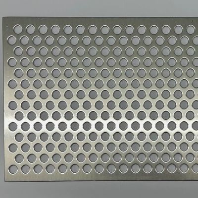 Poedercoating Architectonische buitengevels Decoratie Geperforeerd Aluminium Metalen Mesh