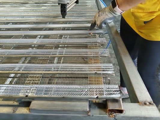 Gegalvaniseerd uitgebreid metalen gaas cement gietvorming voor zwembadbouw