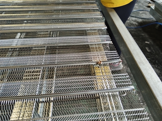 Gegalvaniseerd uitgebreid metalen gaas cement gietvorming voor zwembadbouw