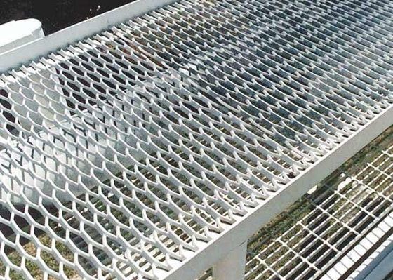 Hot Dip gegalvaniseerd uitgebreid metalen rooster voor zware wandelpaden