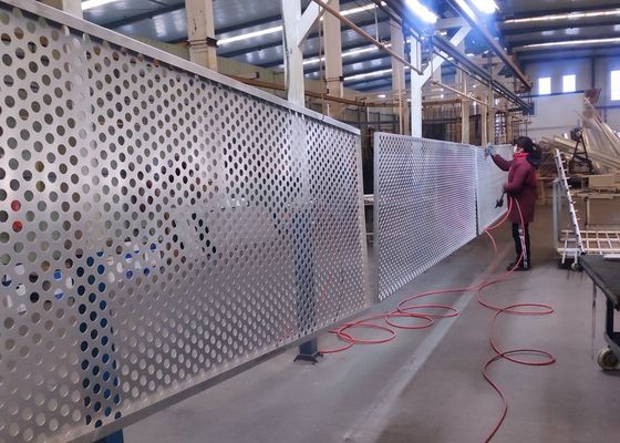 Custom aluminium geperforeerde metalen panelen voor buitenmuurdecoratie