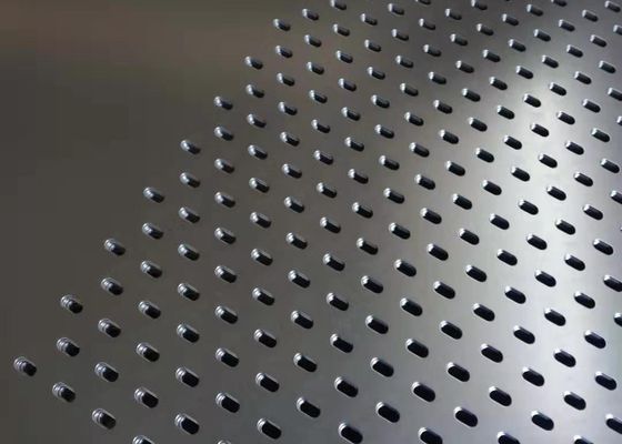 Op maat gemaakte geperforeerde metalen meshpanelen voor filtratie en decoratie