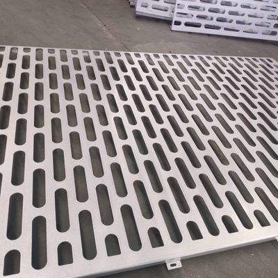 Zwarte aluminium geperforeerde metaalplaat voor gordijnwand 1,8 mm