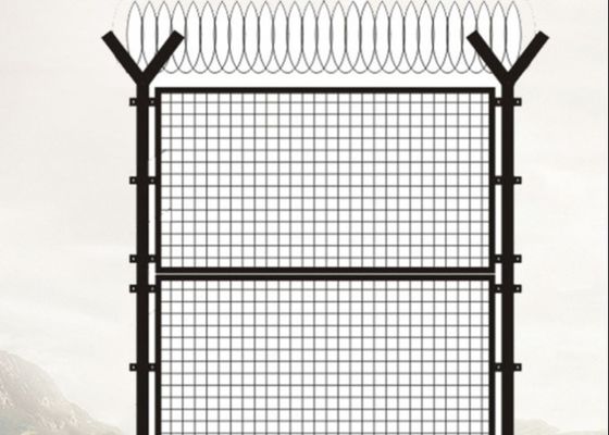 Y-vormige gegalvaniseerde draadgaasomheining met scheermesdraad 4,0 mm 4,5 mm