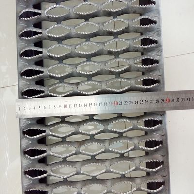 Gegalvaniseerde stalen antislip veiligheidsrooster diamantvormige loopbrug plank
