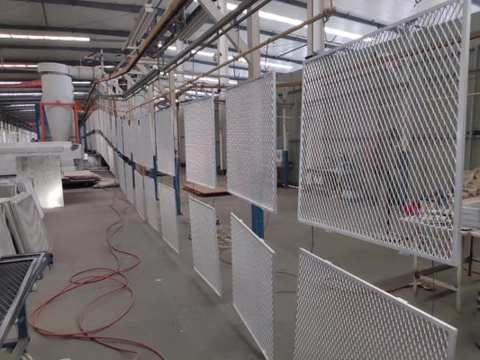 het poeder die wit kleur uitgebreid metaalnetwerk voor muur met een laag bedekken facaded