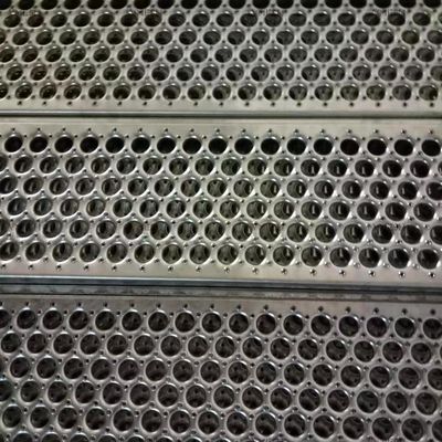 Ronde Gaten Gegalvaniseerde Grating van de Staalplank	Geperforeerde Anticorrosion
