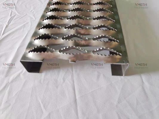 3mm de Aluminiumtrede betreedt Grating van de de Greepstut van Vrachtvervoerplatforms
