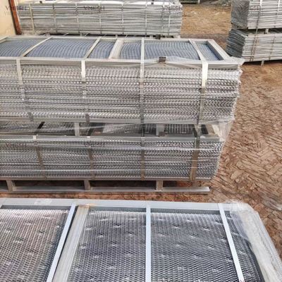 Gegalvaniseerde het Gaten Vlotte Oppervlakte van Mesh Stucco Wire Lath Diamond van het Pleistermetaal