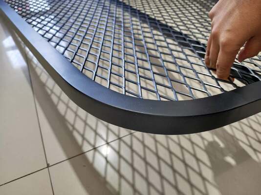 Aangepast poedercoating gegalvaniseerd uitgebreid metalen gaas voor raamputafdekkingen