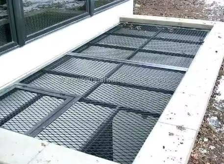 Robuuste metalen diamanten mesh raamput dekking ontworpen voor een hoge laadcapaciteit
