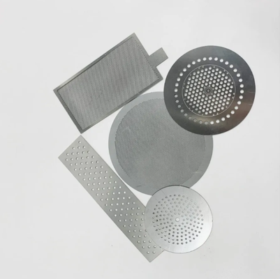 Filterplaat met een dun profiel met een fijn mesh, gegraveerd voor farmaceutische filtratie