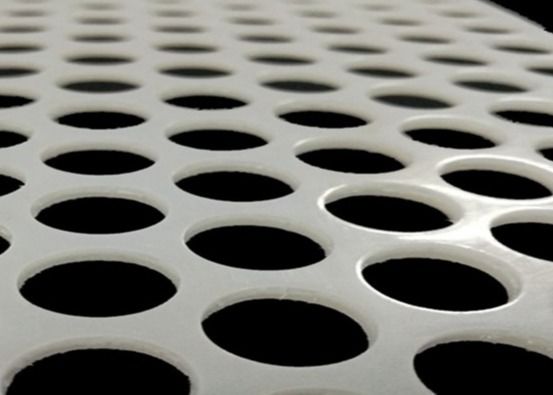 Online het Winkelen Geperforeerde Plastic het Blad Correcte Absorptie van pvc pp PE