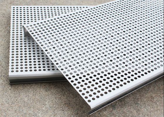 De pvc Met een laag bedekte Opgeschorte Tegels van het het Metaalplafond van 3003H24 Aluminium Geperforeerde