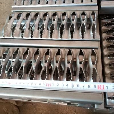 Slip de Veiligheidsgrating Diamond Hole Galvanized Steel 10 van de Greepstut de Plank van de Maatgang